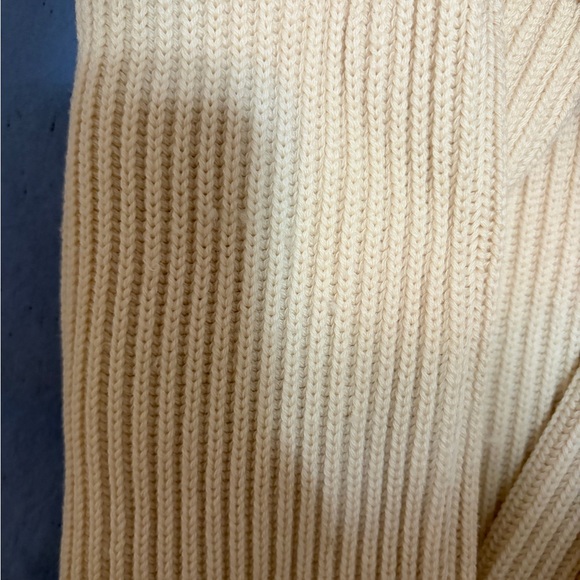 Batoner men’s solid wool rib Cream Sweater - Picture 6 of 8